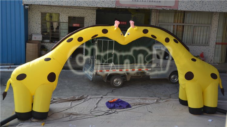 giraffe inflatable arch