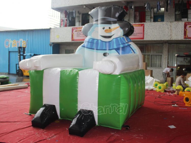 inflatable snowman chair for kids' Christmas photos