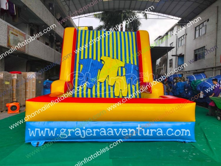 inflatable fly wall