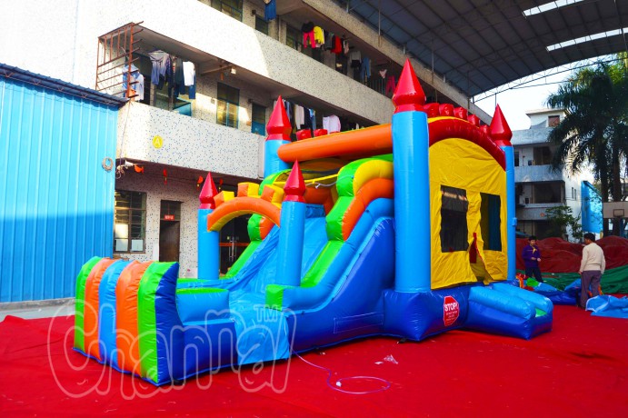 combo jumping castle with wet slide