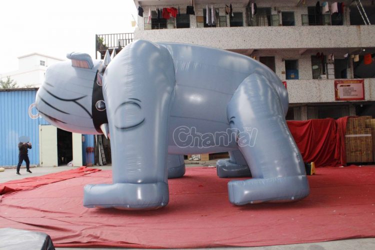 giant blow up bulldog decoration