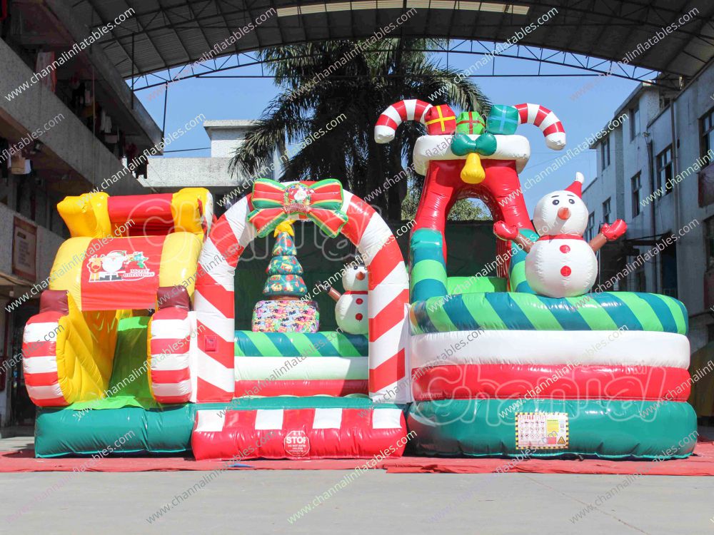 Christmas Theme Inflatable Obstacle Course Channal Inflatables