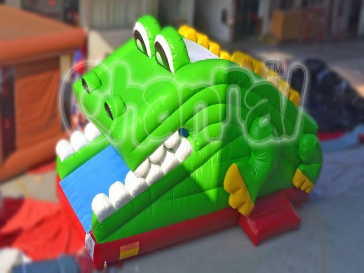 crocodile snappy inflatable slide