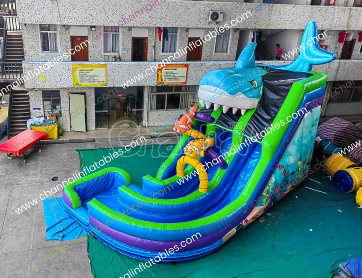 double curved lane water slide