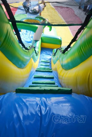 climb steps of tropical wet slide